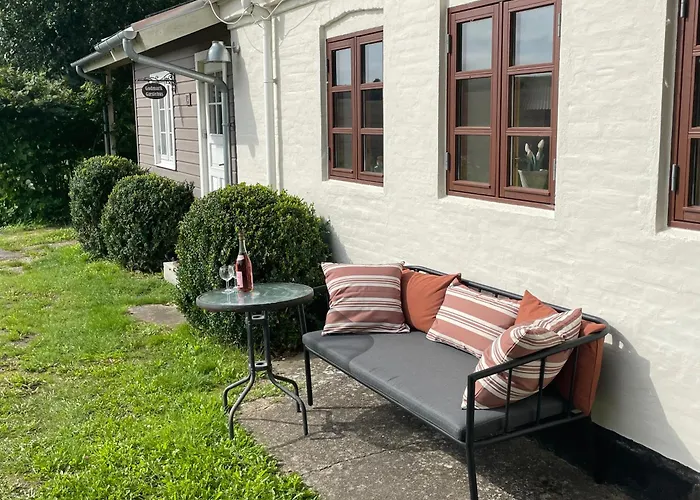 A True Nature Pearl In Idyllic Surroundings But Close To The City