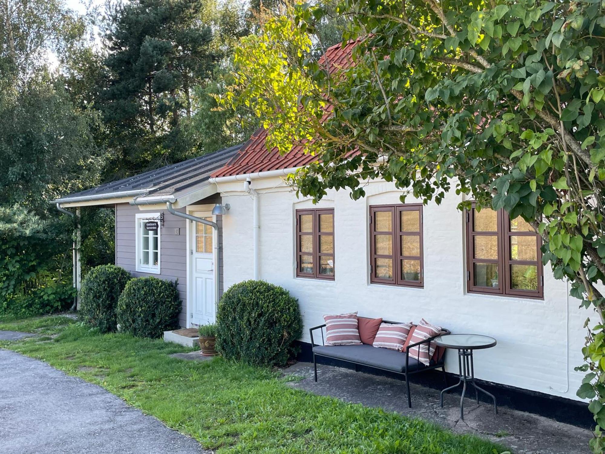 A True Nature Pearl In Idyllic Surroundings But Close To The Villa Holbæk